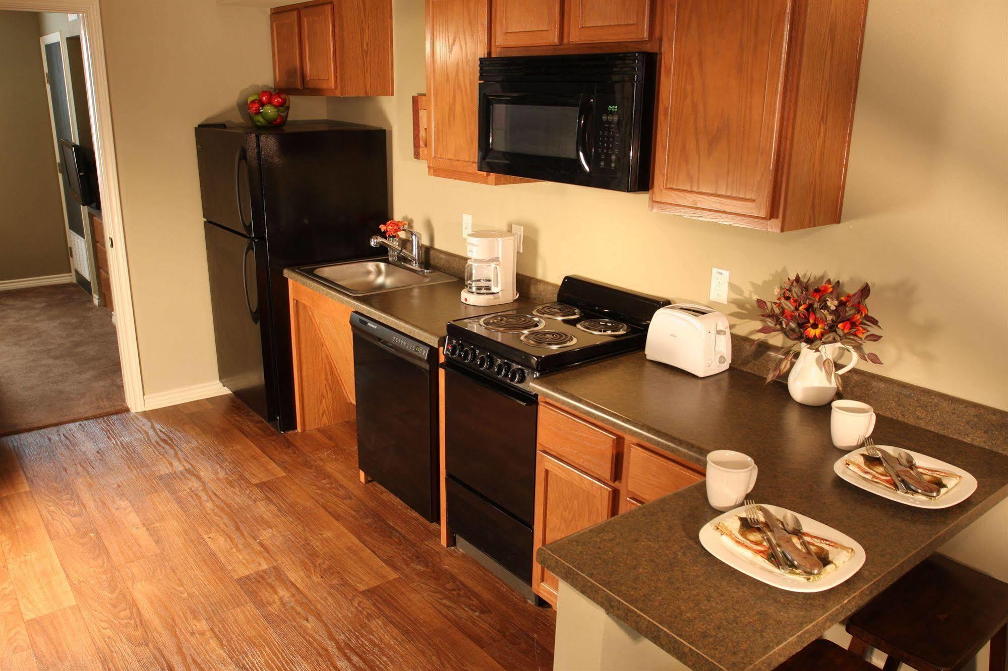 Eagle'S Den Suites Cotulla A Travelodge By Wyndham Kültér fotó